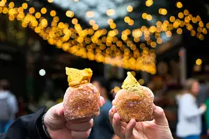 London Tea and Doughnuts: Borough Market Walking Food Tour (Small Group)